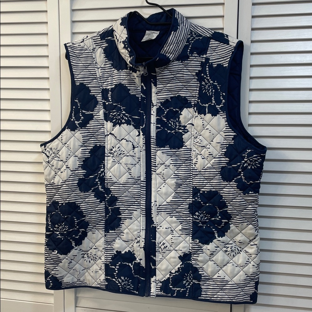 Alfred Dunner Blue and White Floral Quilted Vest Zipper Front Size 18